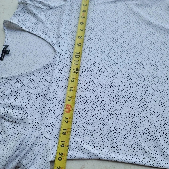 Adrianna Papell Women’s Blouse Stetch White Black Dots Flutter Sleeve Sz M - Picture 4 of 11